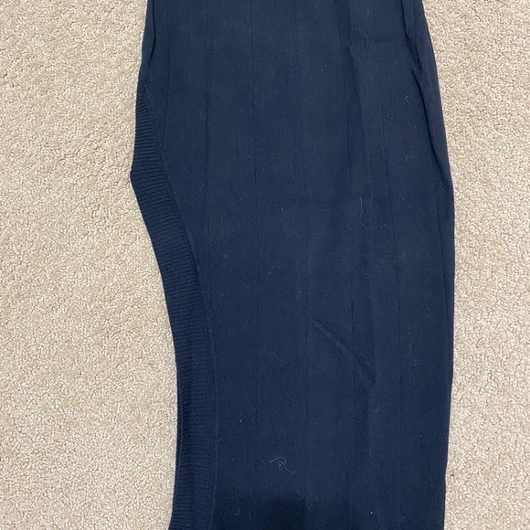 Winter skirt w/ high slit - Picture 4 of 4